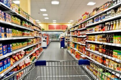 supermarket 420x280 - ارتفاع أسعار المواد الغذائية يبقي التضخم في بريطانيا أعلى من 10%