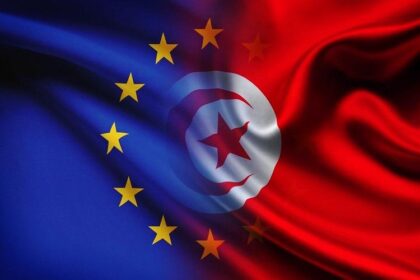 drapeau ue web 420x280 - المفوضية الأوروبية: تأجيل توقيع اتفاقية الشراكة مع تونس الى بعد عطلة عيد الأضحى   
