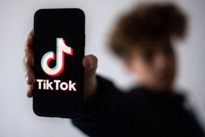 TIKTOK 420x280 - مدينة نيويورك تحظر استخدام ''تيك توك'' على الهواتف الرسمية